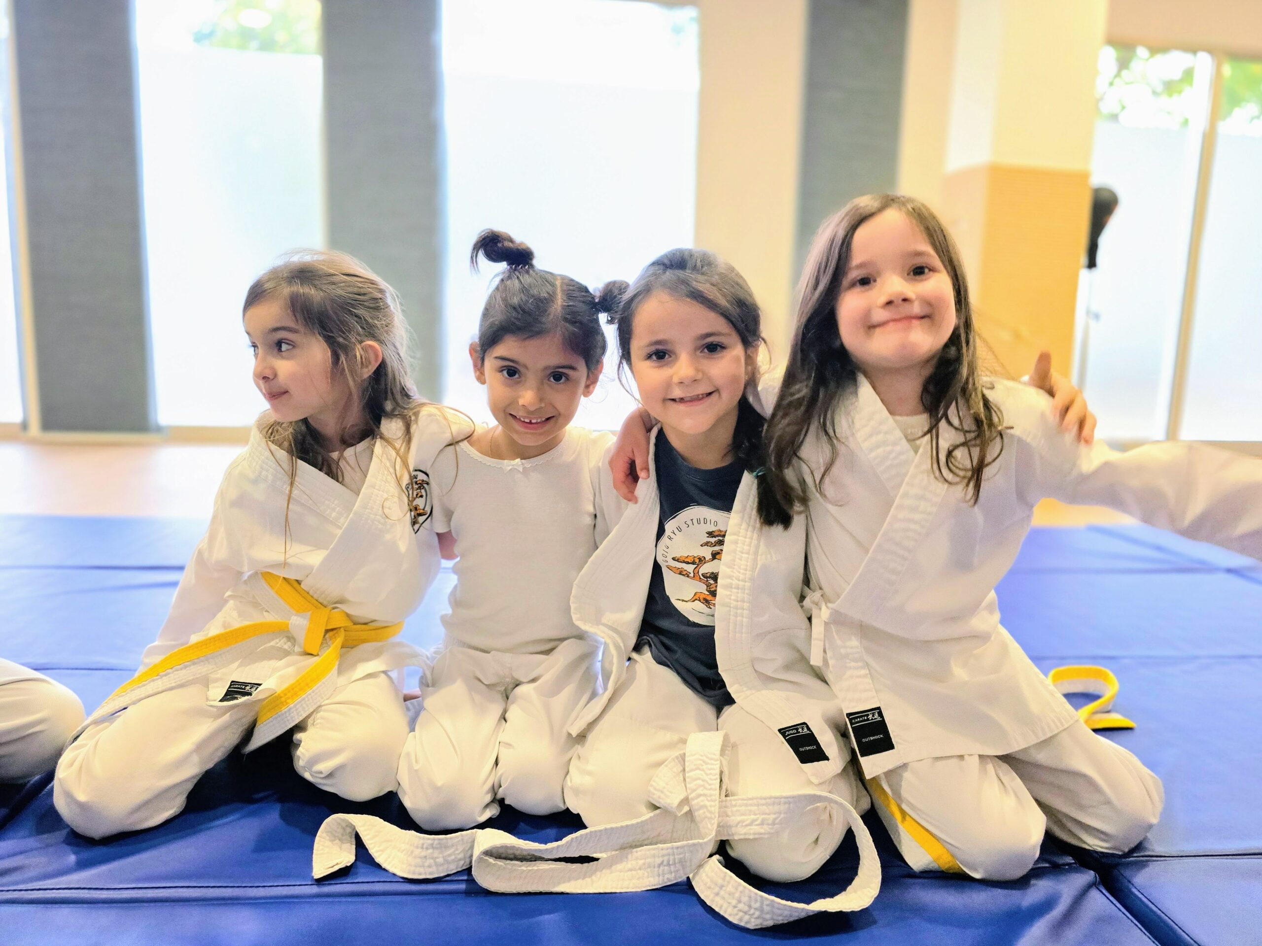 Niños practicando karate en Goju Ryu Studio Mallorca